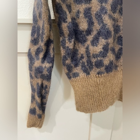 Sezane Octave Leopard Print Sweater - Picture 6 of 9